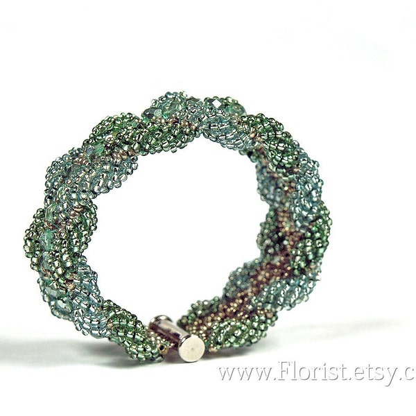 Beadwoven Bracelet, Handwoven bracelet, Beaded Bracelet - Wicker side' bracelet - green, silver