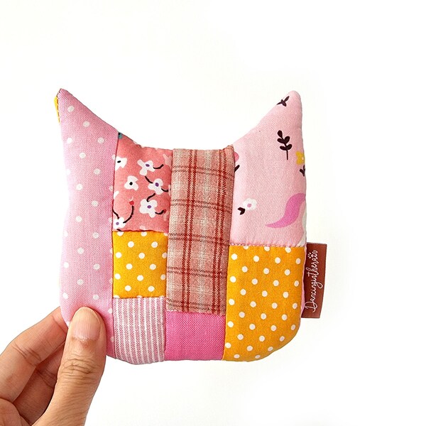 Quilt Coin Purse Cat Patchwork Zipper Pouch Cat Zakka Pouch Wife Gift for Her Cute Padded Card Purse Gadget Case