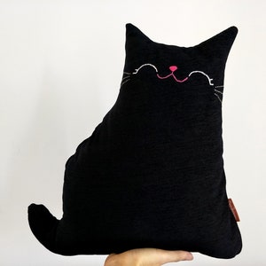 Minimalist Black Cat Pillow – Cute Cat Silhouette Cushion, Soft Handmade Plush Cat Decor, Modern Kitty Pillow, Cozy Gift for Cat Lovers