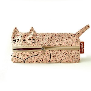 Floral Cat Pencil Case – Cute Cat-Shaped Fabric Pouch for Stationery, Makeup or Travel – Gift for Cat Lovers, Kids & Teens