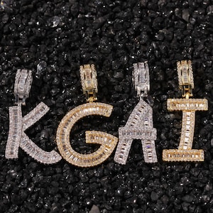Cadenas colgantes con letras mayúsculas y diamantes de circonita cúbica personalizados de la A a la Z con 26 iniciales para hombres y mujeres, collares con letras chapados en oro personalizados