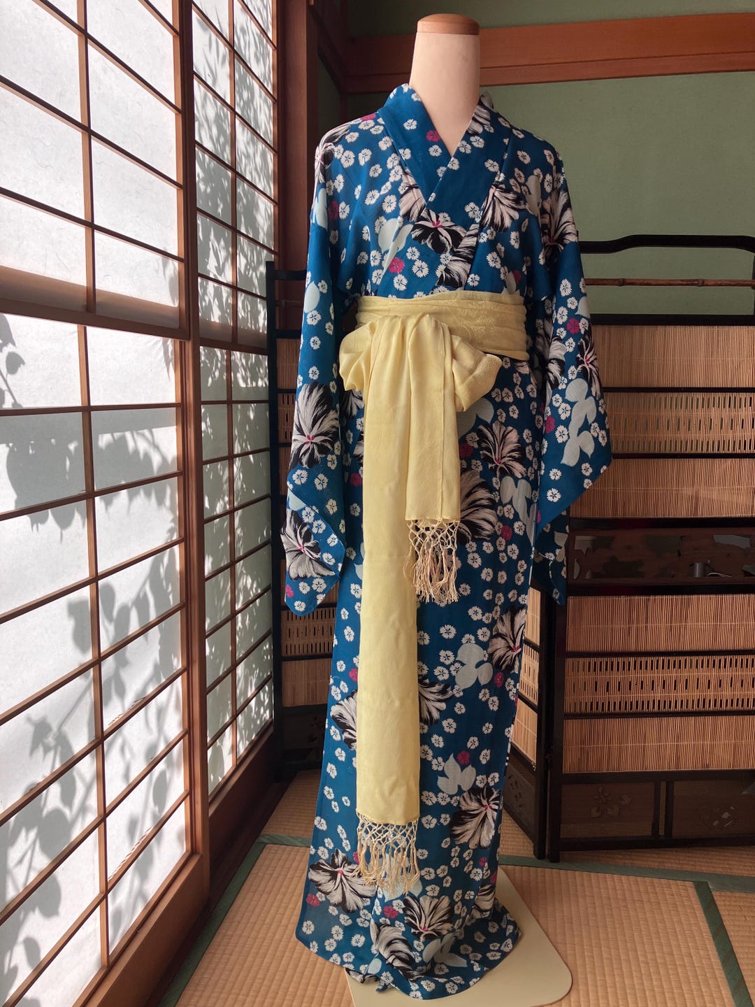 Vintage 80s 90s Navy Blue Yellow White Floral Komon Showa Kimono 16 L