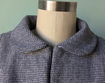Manteau cape court rétro • Cape de revers des années 50 à col Claudine • Veste longueur coude