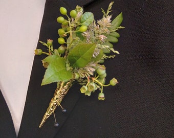 Silver Boutonniere lapel vase holder buttonhole keepsake gold groom men lapel pin wedding alternative tussie mussie #boutonnière