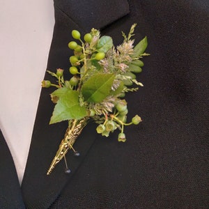 Silver Boutonniere lapel vase holder buttonhole keepsake gold groom men lapel pin wedding alternative tussie mussie #boutonnière