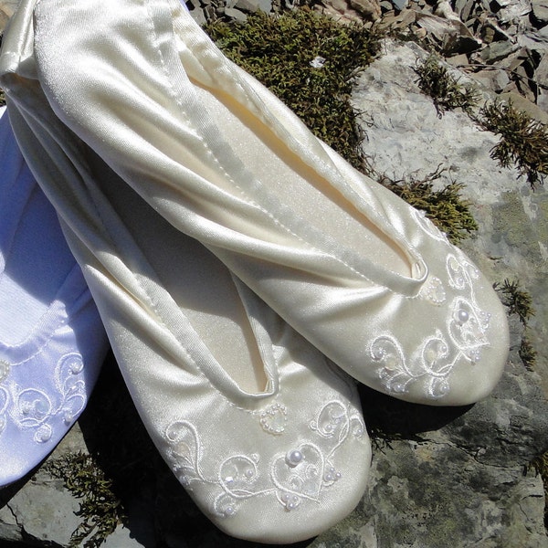 Child Custom Soft ballet slippers flower girl slipper wedding heart ivory flat bridal child shoe embroidered washable #brideslippers
