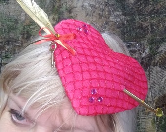Kentucky Derby hot pink heart fascinator hat handmade mini hat red net heart feather arrow skullcap Sweet Lolita harajuku #kentuckyderby