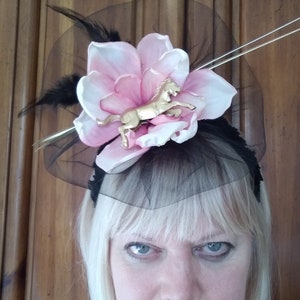 Pink & black gold horse fascinator Kentucky Derby handmade mini hat black Tulle skullcap black feathers Lolita Harajuku #kentuckyderbyhat