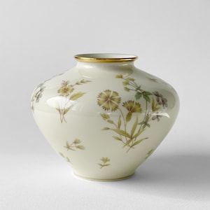Vintage 1960s KPM Krister Vase – Floral Porcelain Vase, Gold Rim – Germany, 16 cm / 6.3 in
