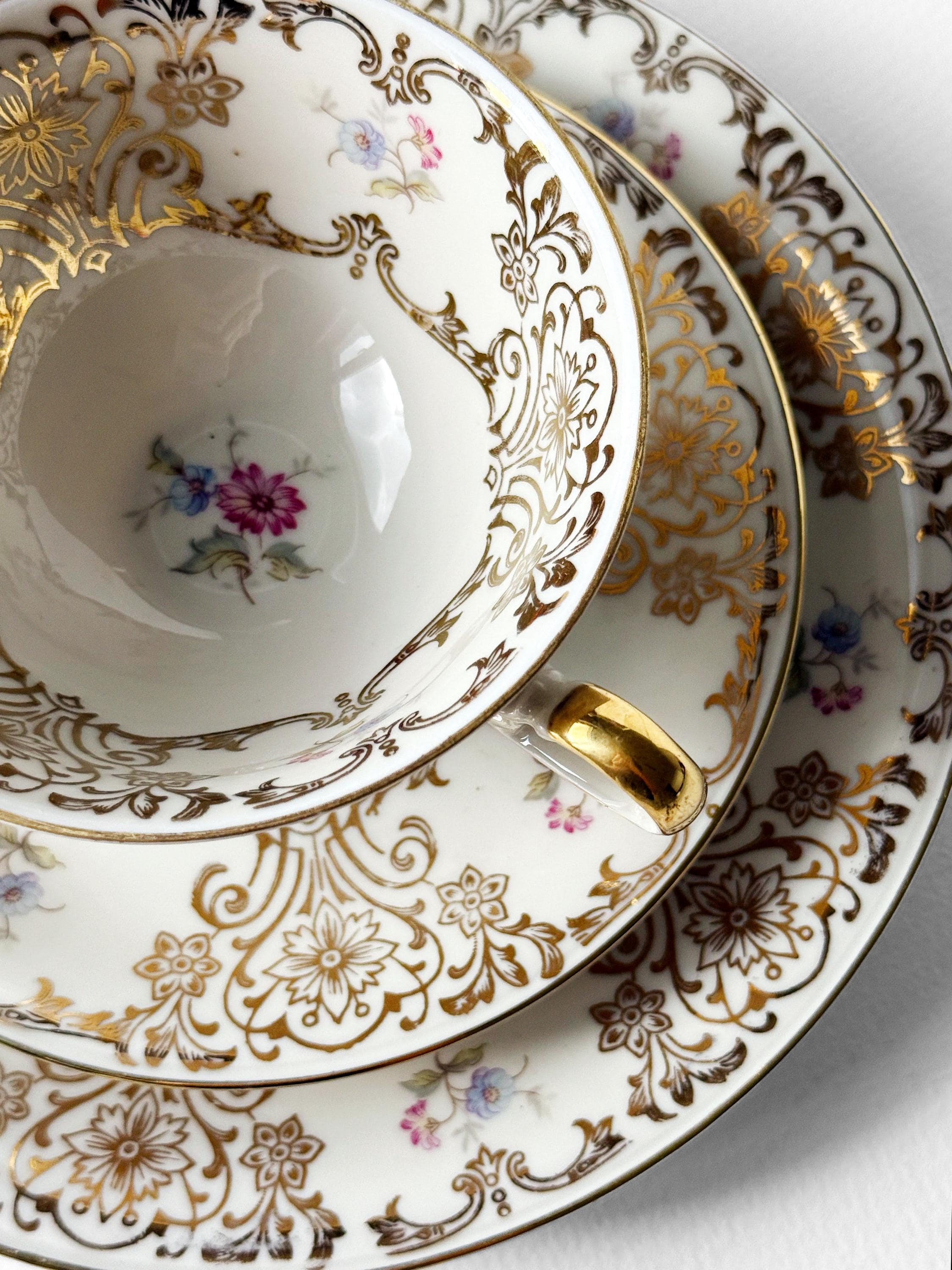Vintage Elfenbein-Trio aus Bayern aus den 1950er Jahren – Porzellantasse, Untertasse und Dessertteller – Elegantes deutsches Teeservice, Sammlerstück und Geschenkidee