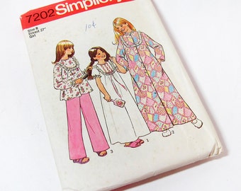 Girls Pajama and Nightgown Pattern Simplicity 7202