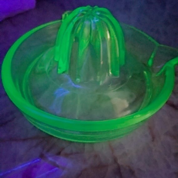 Green Citrus Juicer - Etsy Vibrant Green Citrus Juicer main image 0