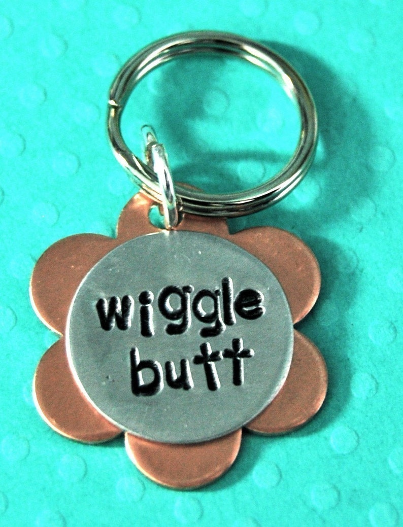 WIGGLE BUTT DAISY Pet Tag Name and Number on the back Personalized Custom Identification Pet Jewelry 画像 2