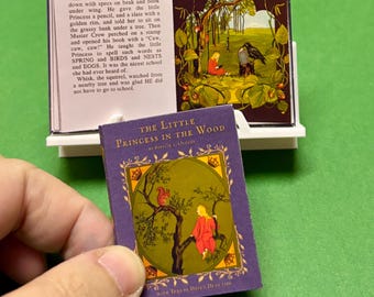 Minilibro DIY en PDF digital a escala 1:6 (1:12) de La princesita en el bosque, páginas legibles, miniatura vintage de cuento de hadas para casa de muñecas, imprimible.