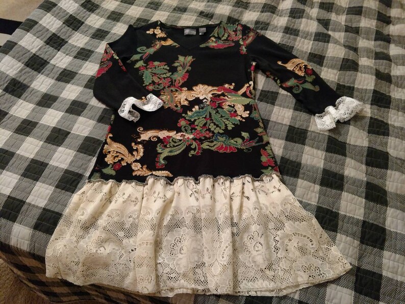 Upcycled artsy tunic Small black Paisley /& vintage lace