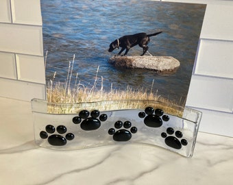 Pet lovers fused glass curvy photo holder, paw print photo holder, gift for pet lover, dog lover, cat lover, pet loss, free standing frame