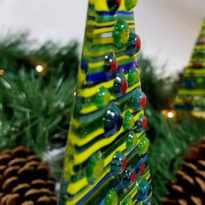 Whimsical fused glass Christmas trees on natural wood bases, version 2.0 image 8