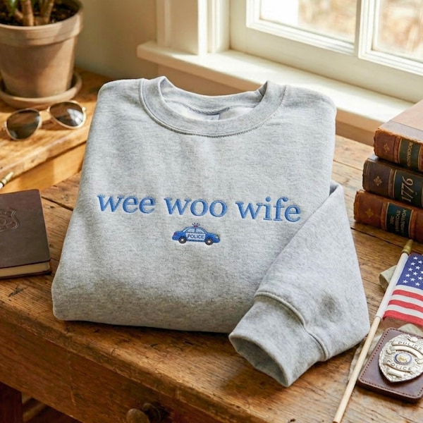 Broderad Wee Woo Wife-tröja, polisbilsgrafik, Thin Blue Line Apparel