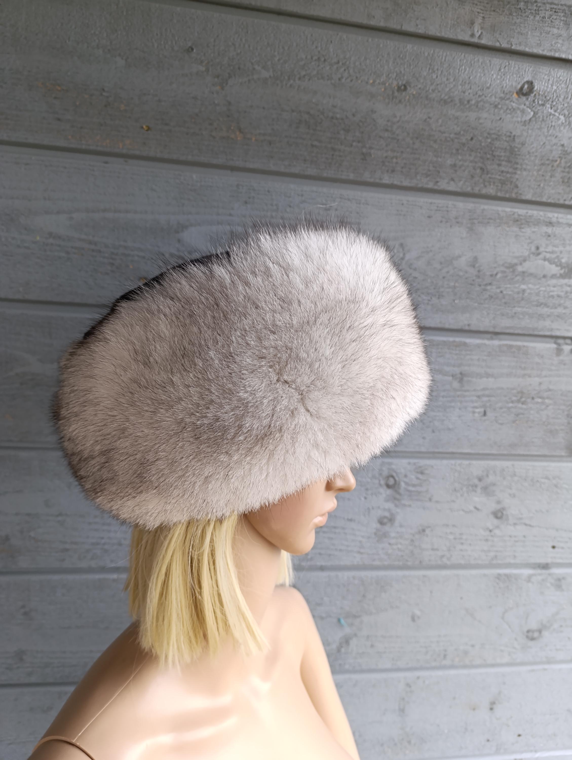 White Natural Fox Fur,black Rabbit Fur Hat Size is  display picture 2