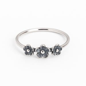 Sterling Silver Daisy Ring: Oxidized Vintage Style Friendship Ring