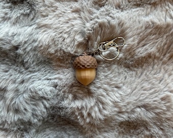 Acorn Clicker Keychain – Cute Stress Relief Fidget Toy, Acorn Key Ring for Bag, Backpack, Keys – Nature Lover Gift, Stocking Stuffer