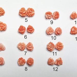 Coral rosa natural, sin tratar ,de aguas profundas del Pacífico. Tallado a mano en forma de rosa.