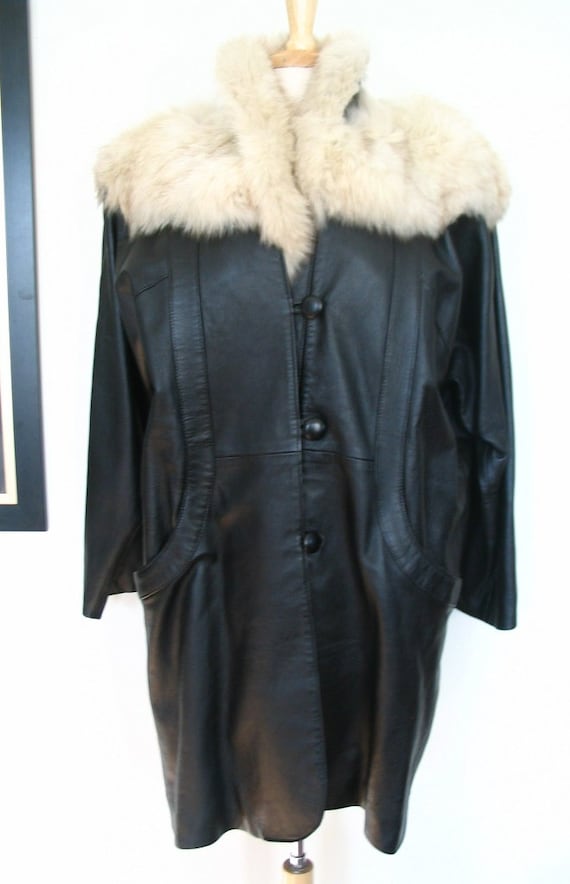 Des Monde 1970s Black Leather Fur Double Cape Coll