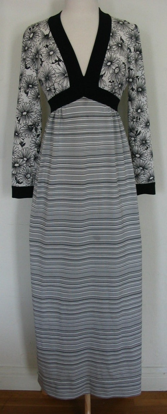 Fabulous Goldworm B&W Knit Daisy and Stripe Maxi D