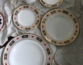 Royal Crown Derby Derby Border Five Piece Place Setting MINT CONDITION