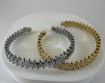 Zigzag Cuff Bracelet: Gold or Silver Plated Stainless Steel