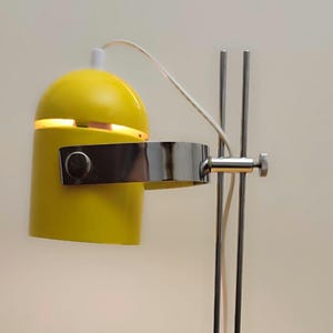 Tjeckisk designikon från mitten av århundradet: Helt restaurerad Combi Lux-bordslampa av Stanislav Indra