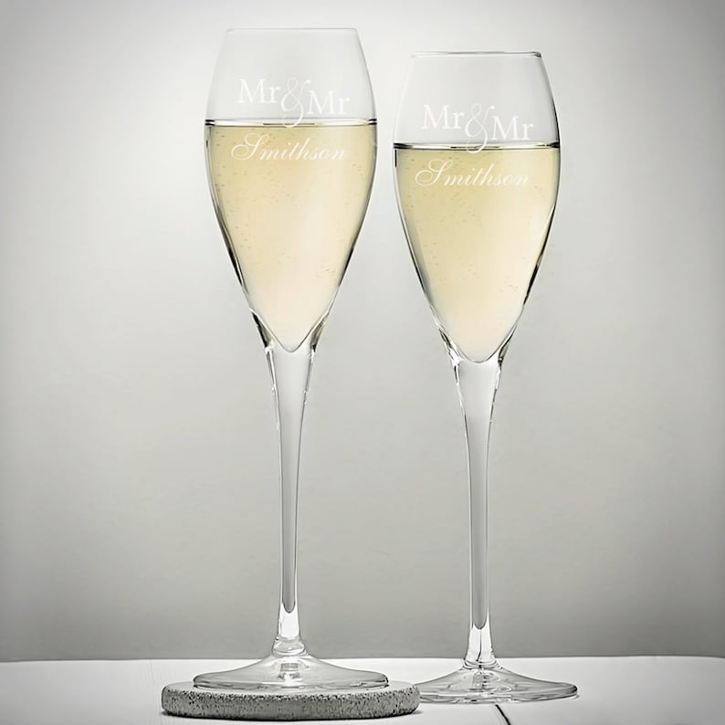 Personalised Mr /& Mr Wedding Flutes