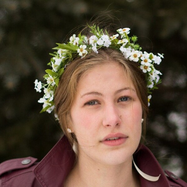 Fairy Tale flower crown Bridal halo daisy spring fashion hair wreath wildflower mini daisies artificial Faerie halo wedding accessories