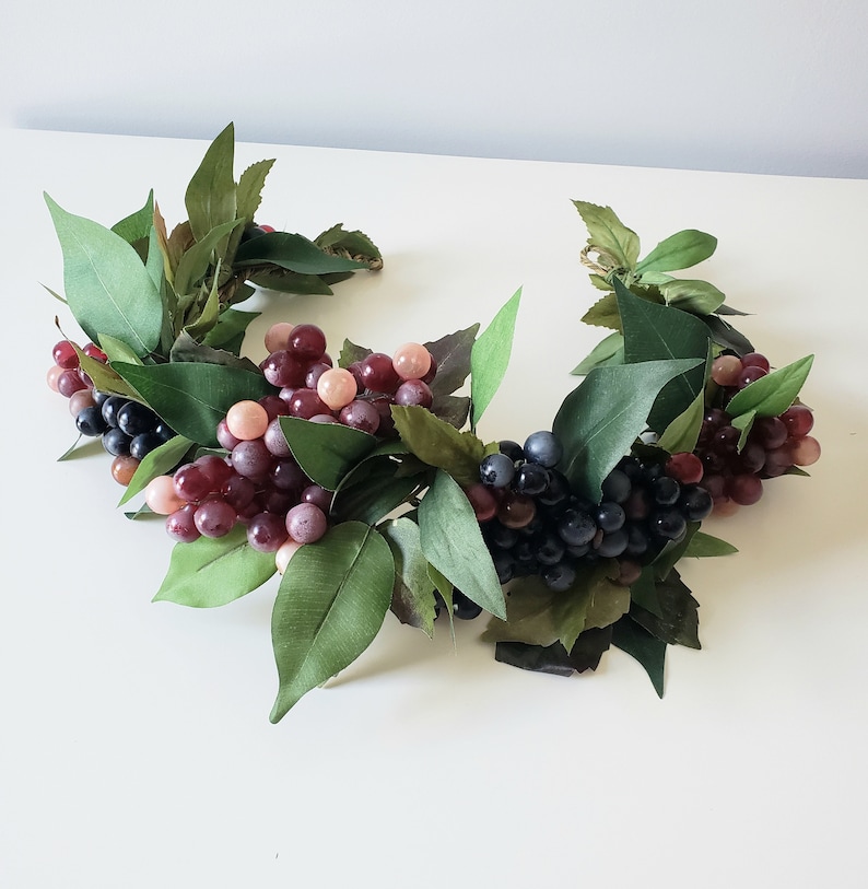 headpiece with grapes