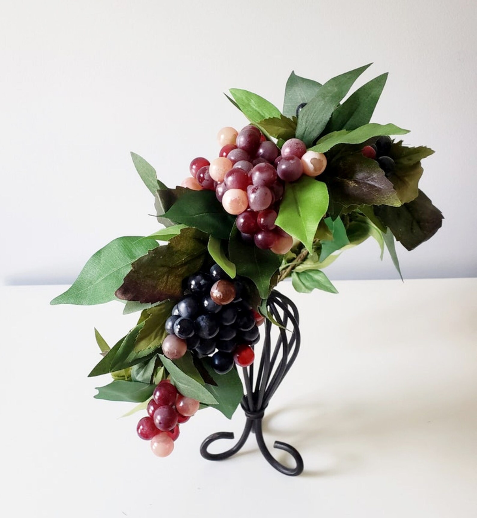 headpiece with grapes