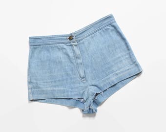Vintage 70s JEAN SHORTS / 1970s High Waisted Light Blue DENIM Hot Pants xs
