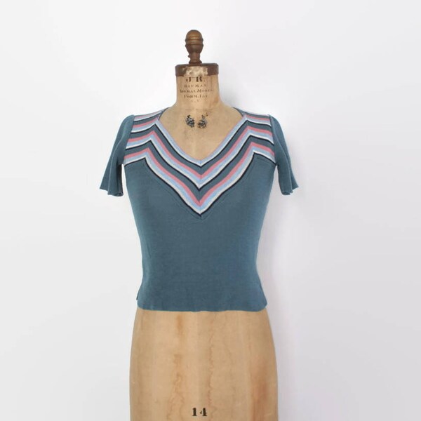 Vintage 70s Chevron Knit SWEATER / 1970s Blue Striped Short Sleeve Pullover Knit Top xs-s