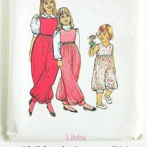 Könnte beinhalten: Vintage Schnittmuster für Kinderkleidung, mit Illustrationen von Mädchen in verschiedenen Outfits. Das Muster ist mit "Children's Corner #85" gekennzeichnet und enthält die Größen 10-16. Das Bild enthält auch die Website-Adresse www.ohsewtennessee.etsy.com.