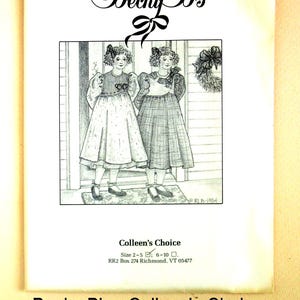 Puede incluir: Un patrón de costura vintage titulado "Becky B's - Colleen's Choice". El patrón presenta una ilustración de dos niñas con vestidos. Las tallas incluidas son 2-5 y 6-10. La URL de la tienda Etsy es www.ohsewtennessee.etsy.com.