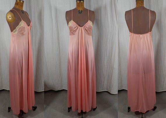 Vintage 1960's Pink Nightgown and Peignoir Set Si… - image 1