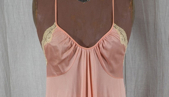Vintage 1960's Pink Nightgown and Peignoir Set Si… - image 6