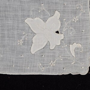SALE !   Vintage  Daffodil White on White Linen Handkerchief