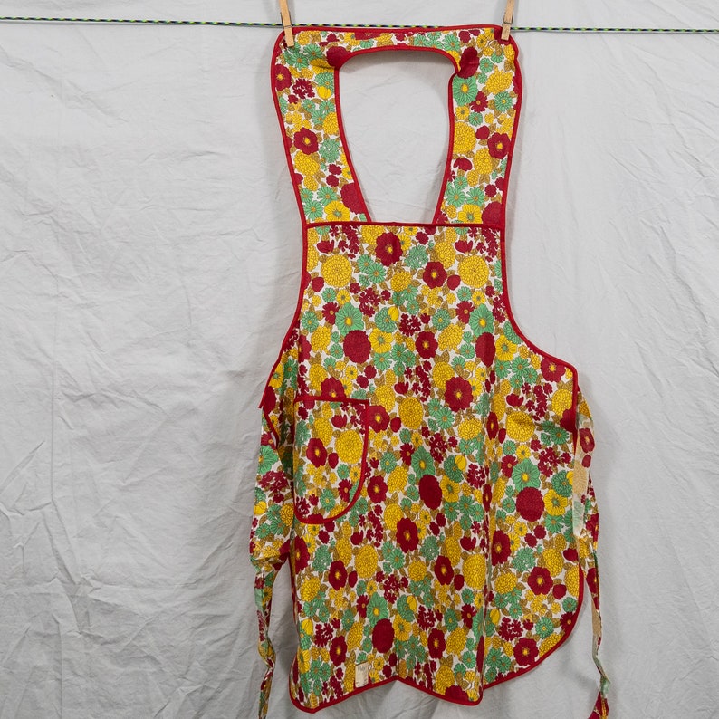 1950/'s Bib Apron Red and Yellow Flowers Original Tag