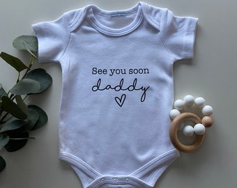 Personalised Name Baby Onesie /Pregnancy Announcement/ Baby Reveal/ Baby Shower/Daddy