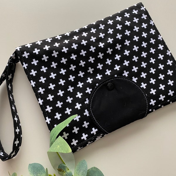 Modern Black Crosses New Design Nappy Wallet S’adapte à toutes les lingettes avec poche imperméable à l’eau