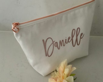Personalized Cosmetic Bag , Bridesmaid Cosmetic Pouch , Cosmetic Bag , Bridesmaid Gift , MakeUp Bag , Custom Name Pouch