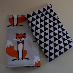 Almohadillas antibabas reversibles Fox and Hound y Black Triangle para portabebés - Almohadillas antibabas para portabebés - Se adaptan a la mayoría de los portabebés - Listas para enviar