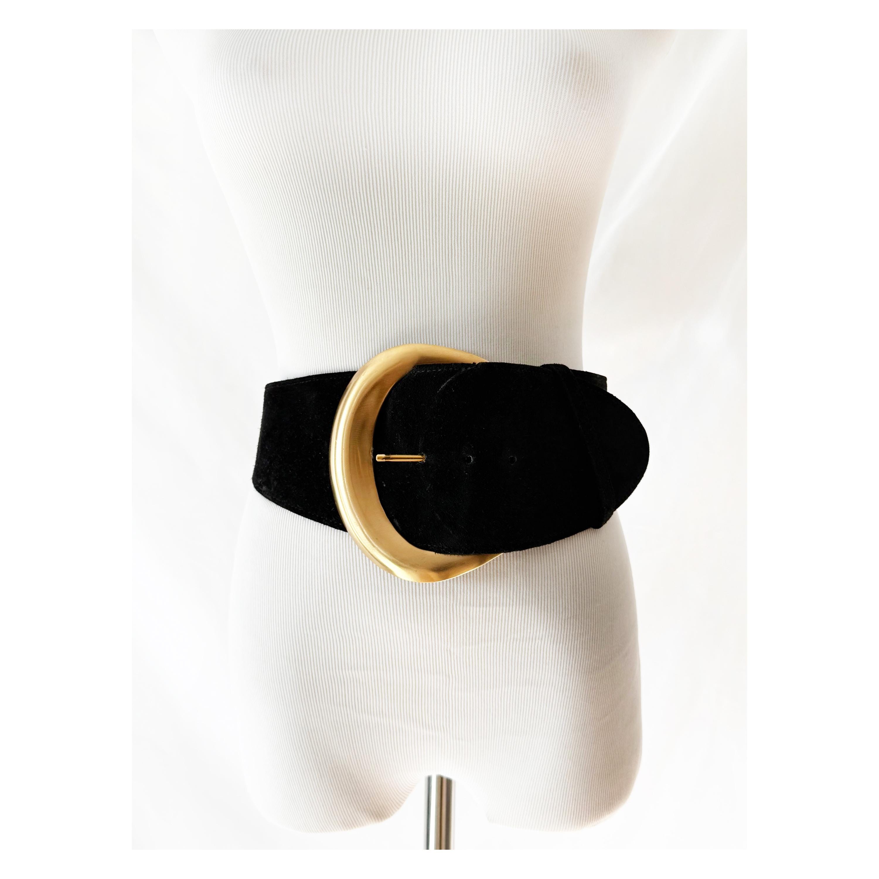 Vintage Donna Karan wide black suede belt with a large gold-tone buckle Donna Karan Vintage Black Suède Belt With Large Suede  main image 3
