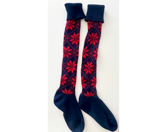 vintage 1970s knit snowflake socks / knee high socks / blue and red