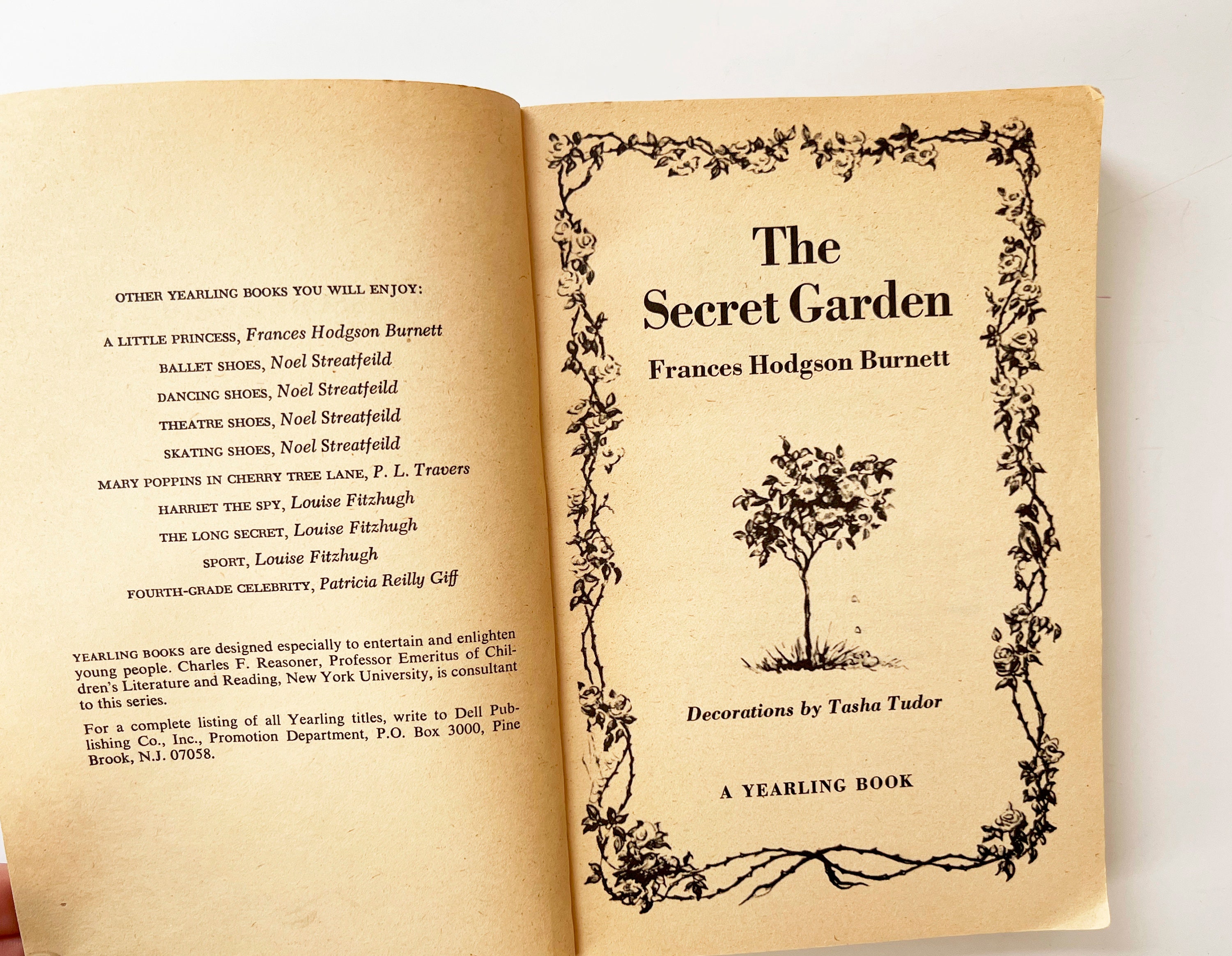 1984 the Secret Garden by Francis Hodgson Burnett Vintage